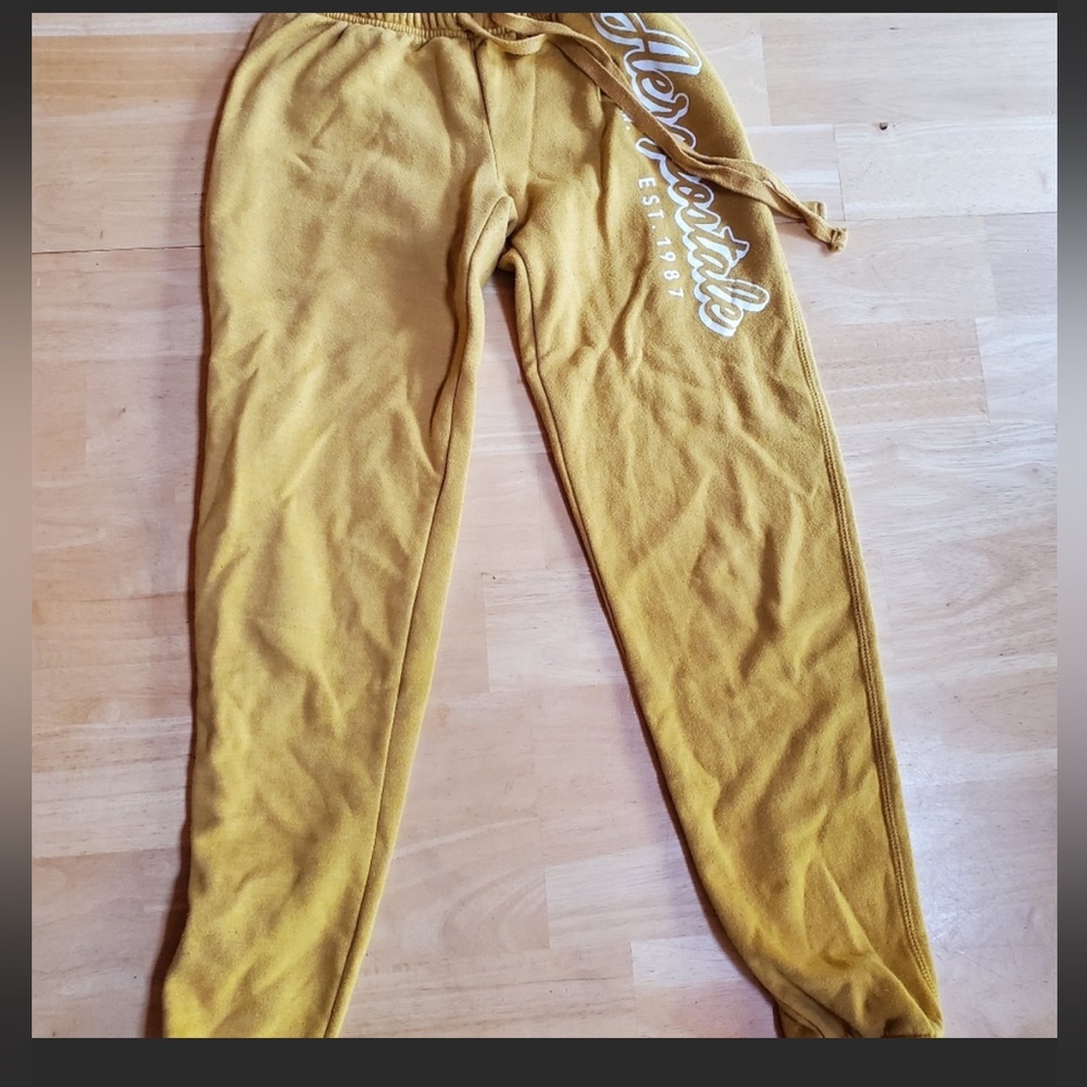 Yellow Aeropostale sweatpants/joggers